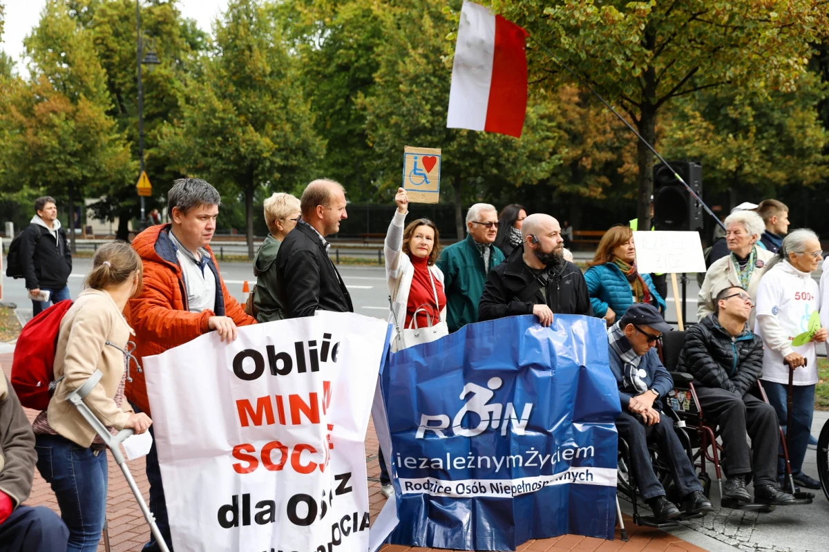 W Warszawie odbędzie się protest niepełnosprawnych, którzy spod Ministerstwa Finansów przejdą pod gmach Sejmu. Będą utrudnienia w ruchu.