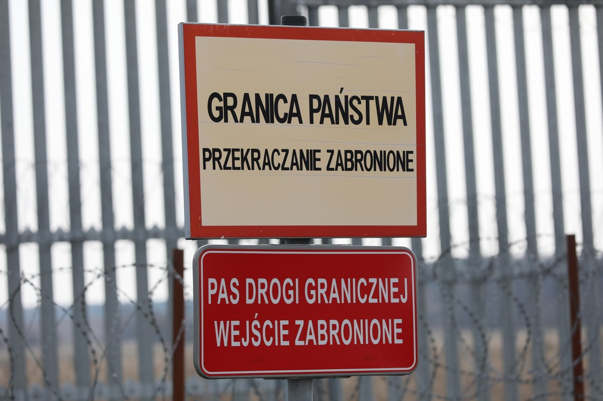 Grupa przemytników rozbita. Ułatwiali imigrantom przekroczenie polskiej granicy