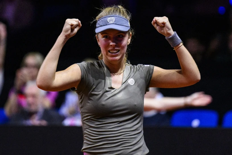 Fręch eliminuje rozstawioną Rosjankę. Triumf po obronie trzech meczboli