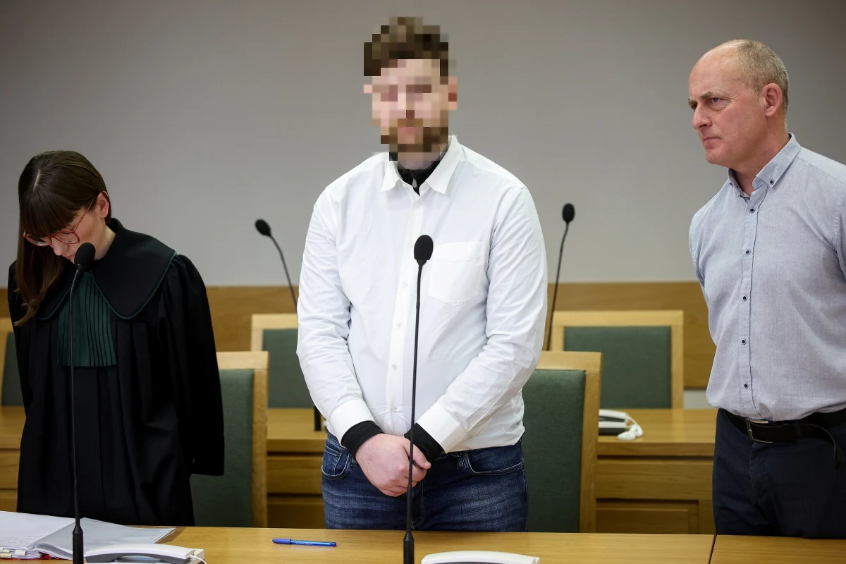 Krakowski sąd okręgowy w czwartek skazał Ingebrigta G. na karę dożywotniego pozbawienia wolności za zabójstwo 26-latki i uprowadzenie ich dziecka. Do zbrodni doszło podczas wizyty Norwega w Oświęcimiu w listopadzie 2022 r. Wyrok jest nieprawomocny.