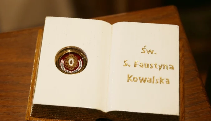 Dzienniczek św. Faustyny rozprzestrzenił się na całym świecie. Co zawiera?