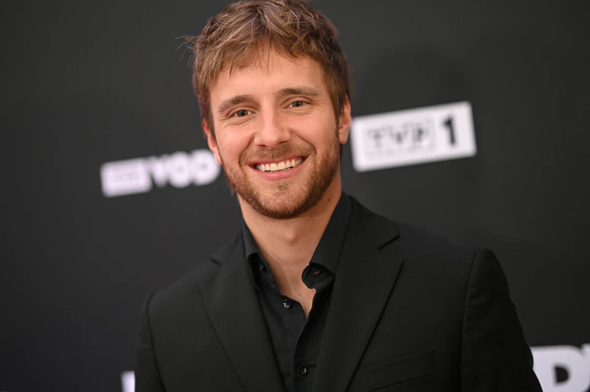 Polski aktor łączy siły z oscarowym reżyserem! Maciej Musiał ogłosił, że jest producentem nowego filmu Asghara Farhadiego "Parallel Tales". W obsadzie znaleźli się Vincent Cassel, Catherine Deneuve i Isabelle Huppert.