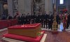 Ranieri wraz z piłkarzami AS Romy oddał hołd nad grobem papieża Franciszka [WIDEO]