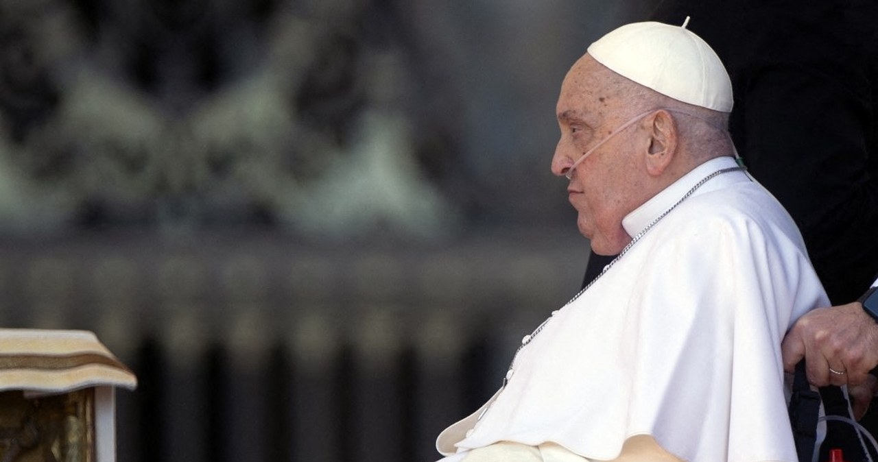 Papież przed śmiercią wyczyścił swoje konto. Wiadomo, gdzie trafiły środki