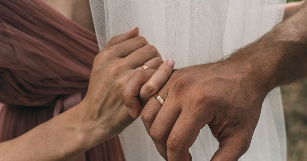 Promise ring to nowy hit wśród młodych. Deklaruje wierność bez zaręczyn