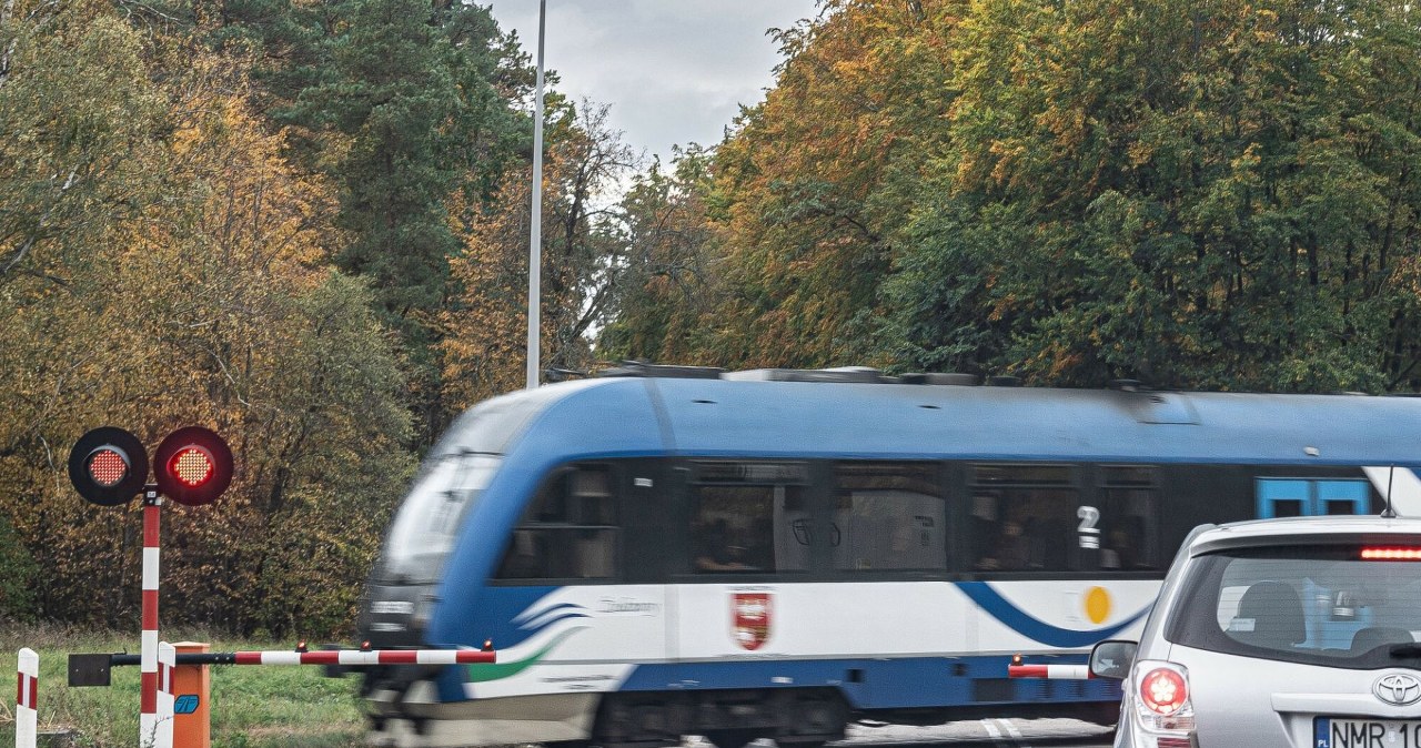 Najtragiczniejsze wakacje od lat. 42 wypadki na przejazdach kolejowych