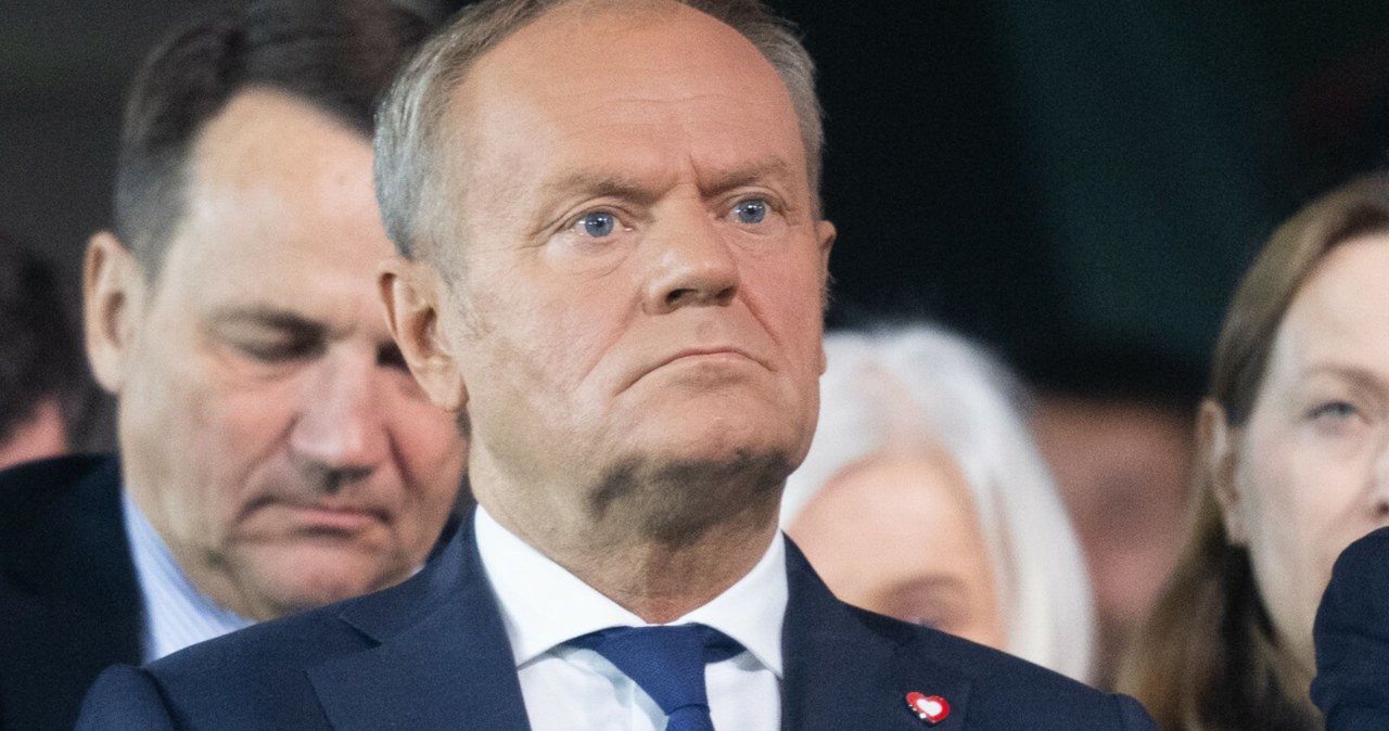 Donald Tusk w Gnieźnie wskazuje na Warszawę. "Poważne interesy"
