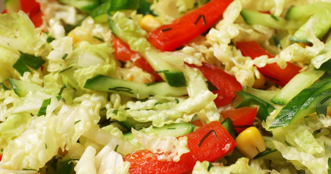 Zrobisz ją w kilka chwil. Surówka pasuje do każdego obiadu