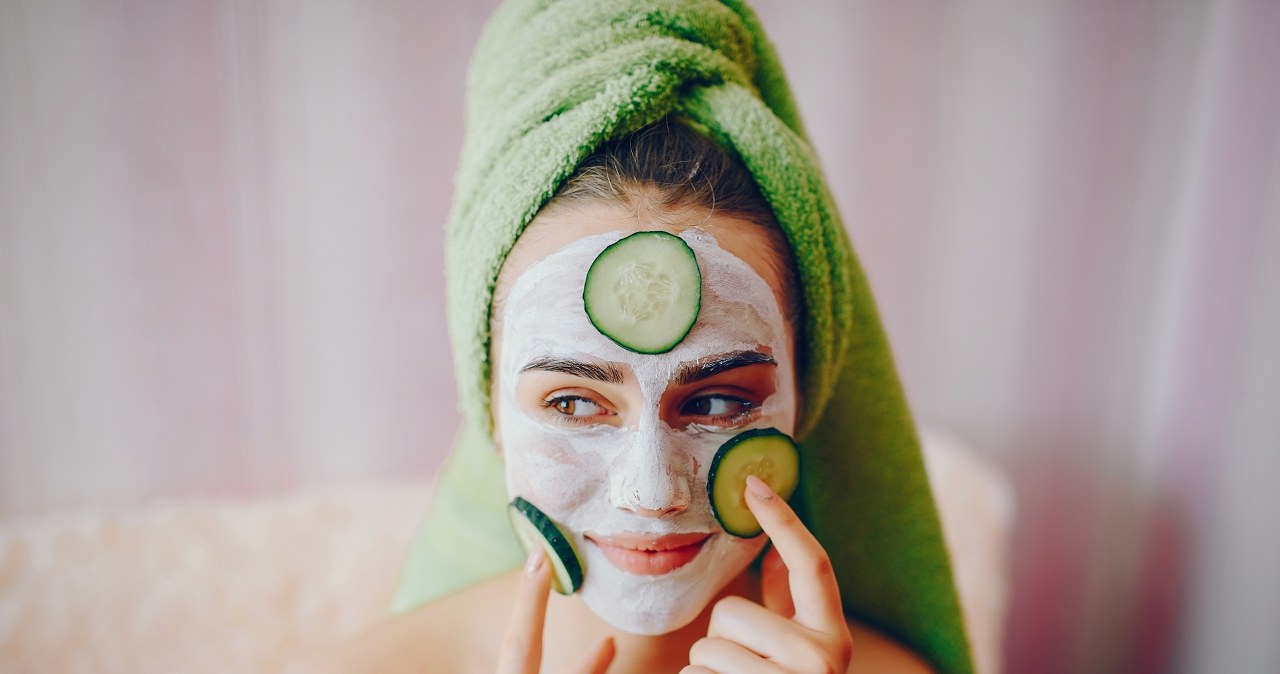 Naturalny blask prosto z lodówki. Te produkty odżywiają lepiej niż kremy