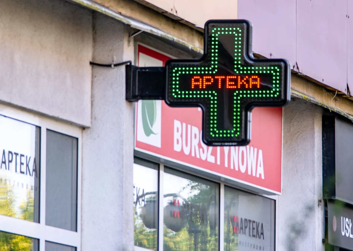 Główny Inspektor Farmaceutyczny (GIF) ogłosił decyzję o wstrzymaniu na terenie całego kraju obrotu produktem leczniczym o nazwie Clatra. Lek ten jest stosowany w leczeniu alergicznego zapalenia spojówek. "Produkt ten nie spełnia przewidzianych dla niego wymagań jakościowych" – uzasadnia GIF.