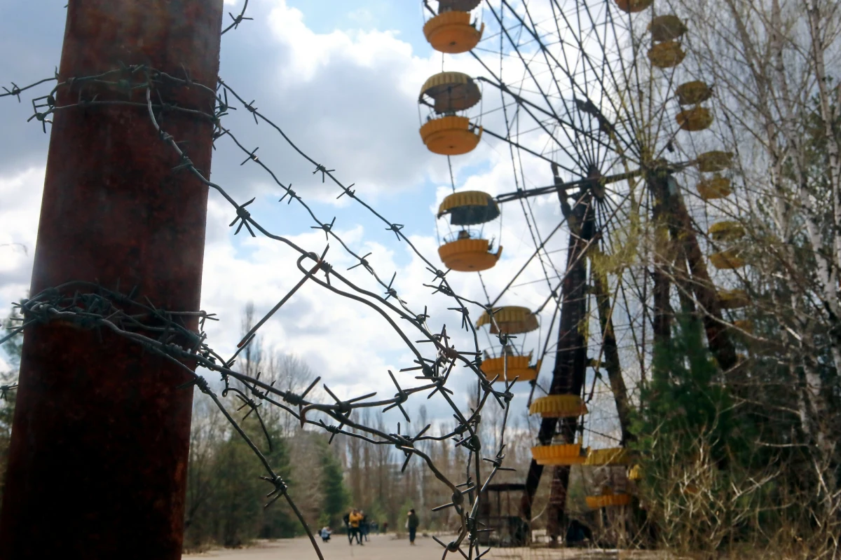 Katastrofa w Czarnobylu na zawsze zmieniła historię Ukrainy i świata. 39 lat później, w cieniu wojny i rosyjskich ataków na obiekty jądrowe, Ukraina apeluje o czujność i międzynarodową solidarność w walce o bezpieczeństwo.