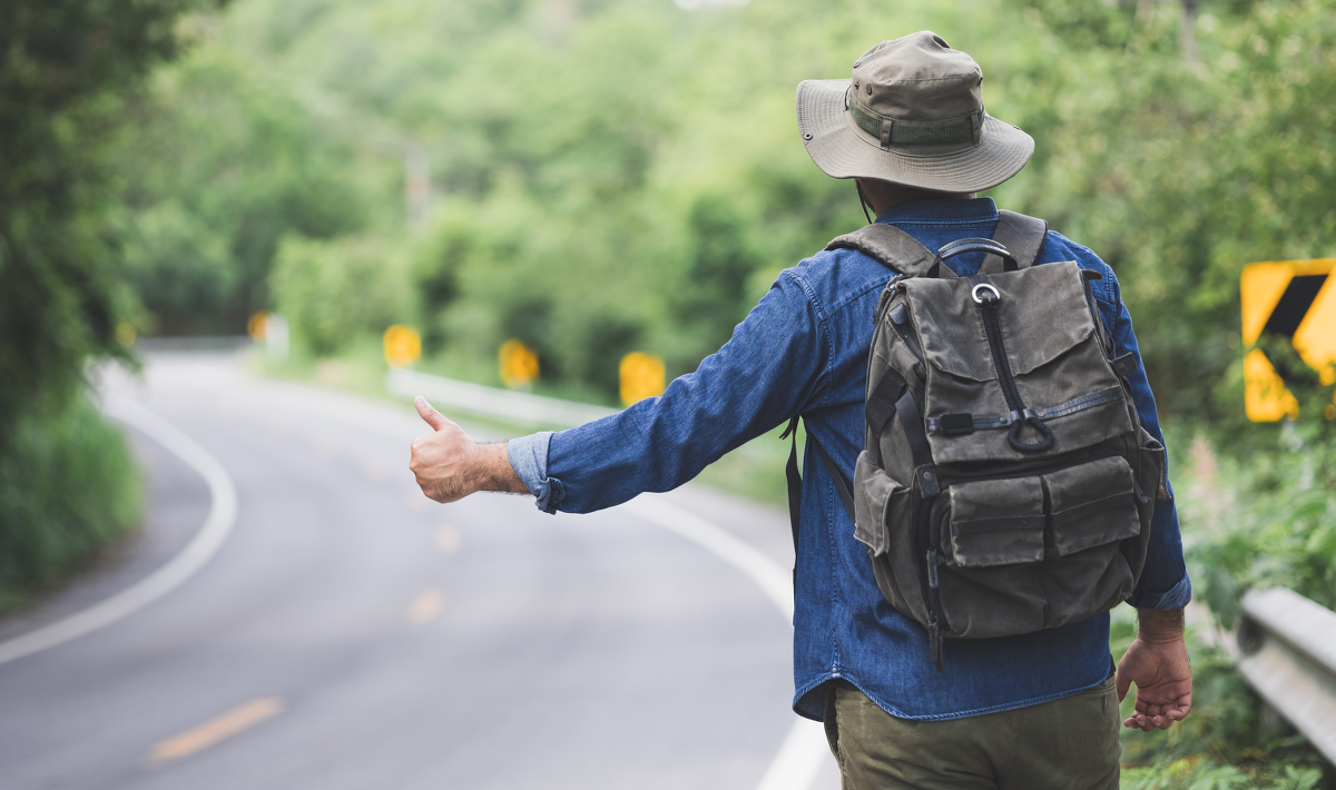 Autostopowicze wyruszyli z Wrocławia. Będą się ścigać przez 2 tys. kilometrów