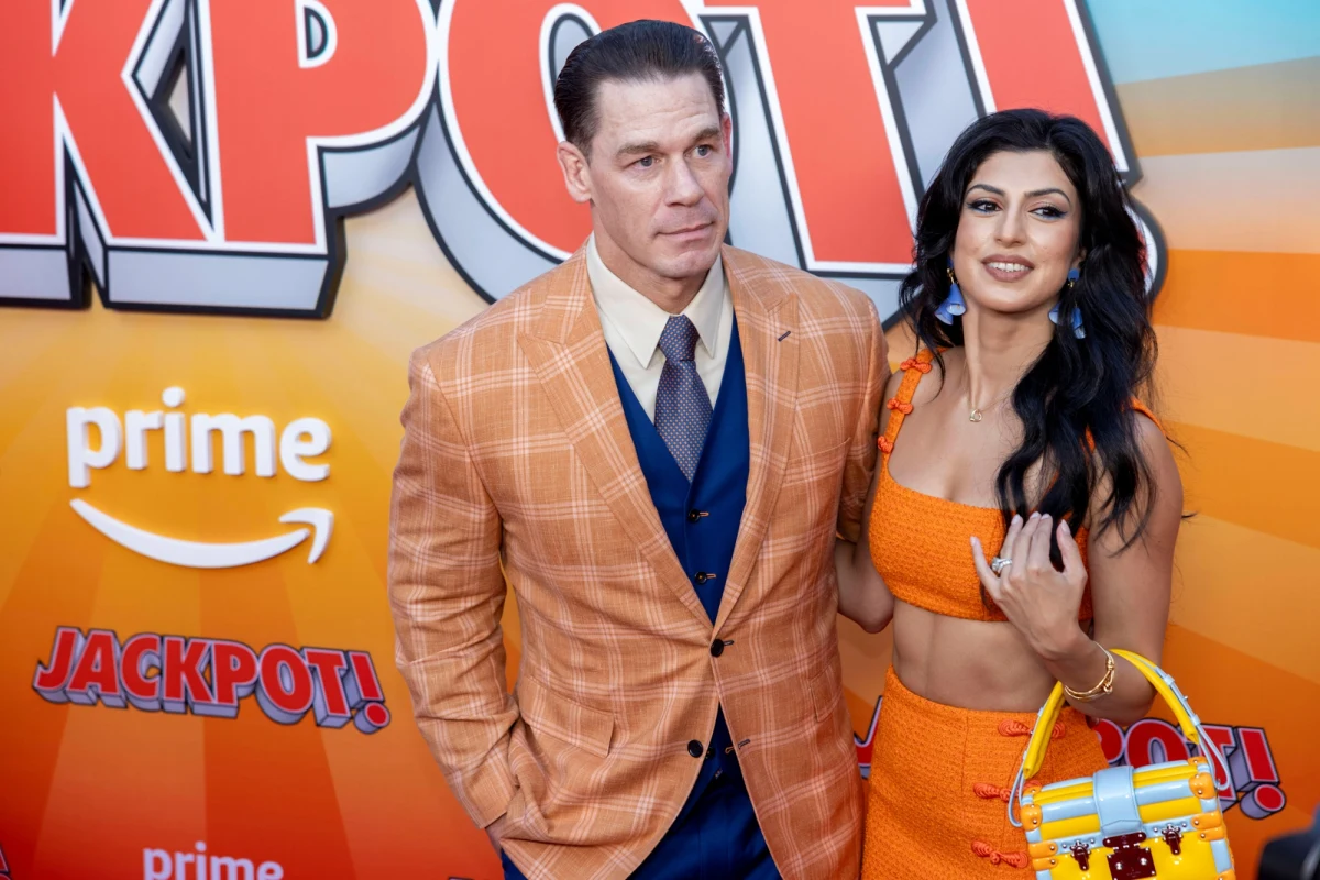 John Cena, znany z wrestlingowych ringów i kinowych ekranów, zdradził, że poddał się zabiegowi transplantacji włosów. W najnowszym wywiadzie dla "Pat McAfee Show" gwiazdor wyjaśnił, że za tą decyzją nie stała próżność, ale chęć zakończenia szyderstw internetowych hejterów.