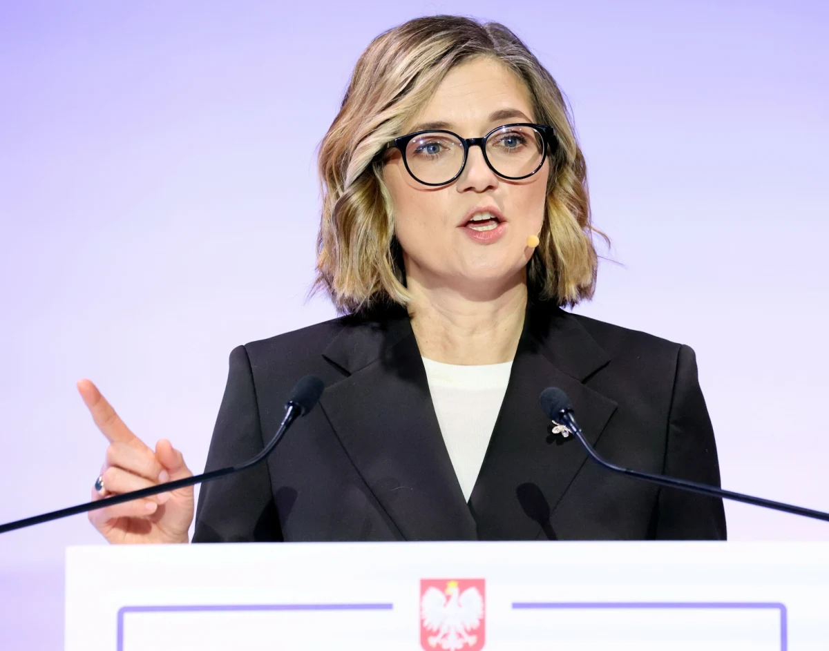 "Moje szanse są, jakie są, nie będę udawała, że jestem na prostej drodze do Pałacu Prezydenckiego" - przyznała w niedzielę w Poznaniu kandydatka Lewicy na prezydenta Magdalena Biejat. Odniosła się także do Grzegorza Brauna. "Jego miejsce jest nie w polityce, a w więzieniu, bo uważam, że jest to skandal, że ten człowiek ma immunitet" – powiedziała.