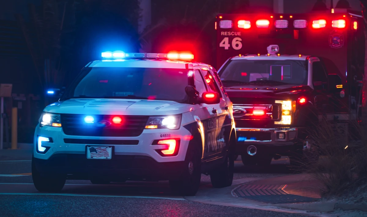 Co najmniej dwie osoby zginęły, a 17 zostało rannych w strzelaninach, do których doszło w weekend w Karolinie Północnej i Południowej.