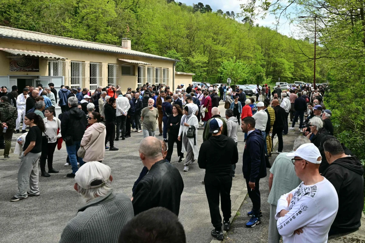 21-latek podejrzewany o brutalne zabójstwo w meczecie w Grand-Combe, na południu Francji, sam zgłosił się na policję. Przyszedł do komisariatu w mieście Pistoia w środkowych Włoszech - powiedział w poniedziałek AFP francuski prokurator prowadzący sprawę. Mężczyzna był poszukiwany od piątku. 