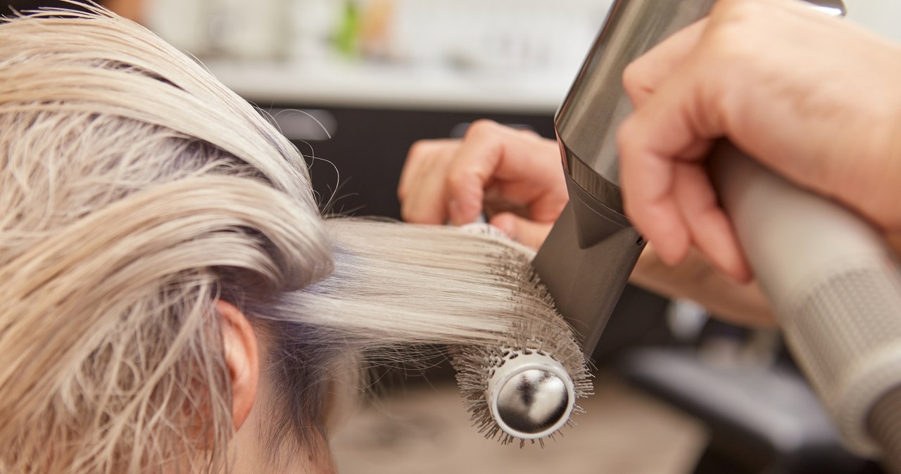 Najlepsze fryzury dla siwych włosów. Będziesz wyglądać modnie i młodo bez farbowania