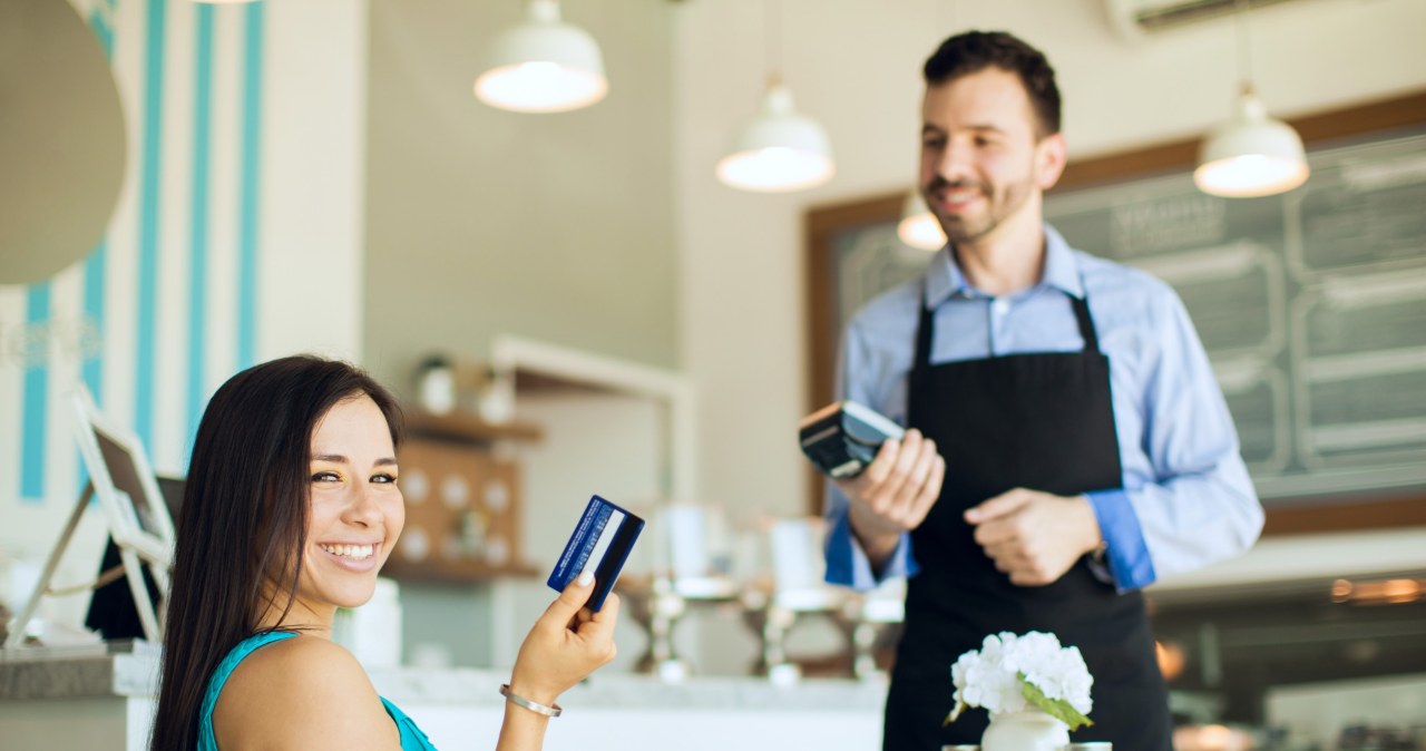 Czy zawsze musimy zostawiać napiwki? Zaskakujące różnice na świecie