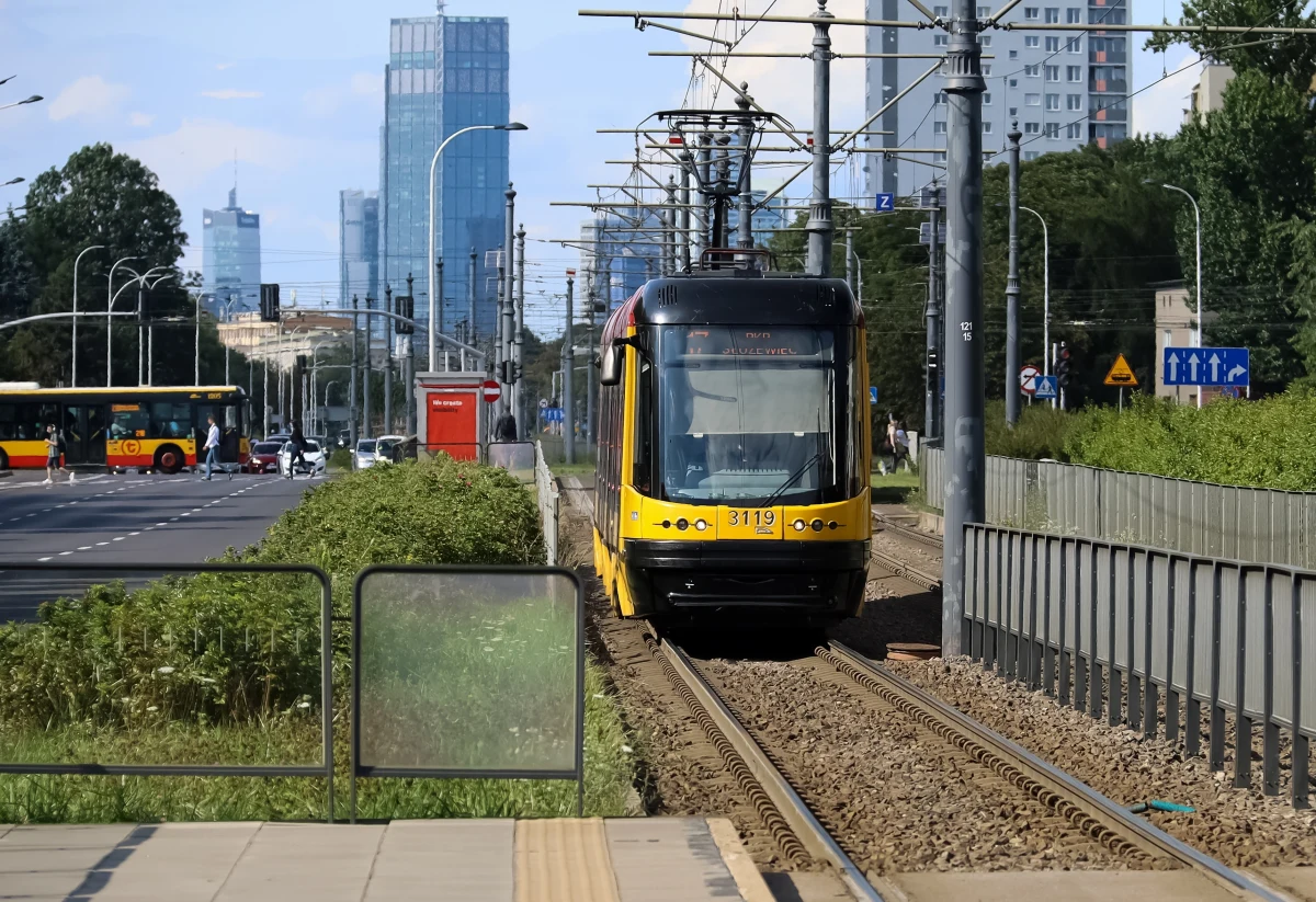 Zarząd Transportu Miejskiego w Warszawie przygotował szereg zmian, które ułatwią mieszkańcom i turystom poruszanie się po stolicy w czasie majowego wypoczynku. Już w nocy z 30 kwietnia na 1 maja, uruchomione zostaną nocne kursy metra.