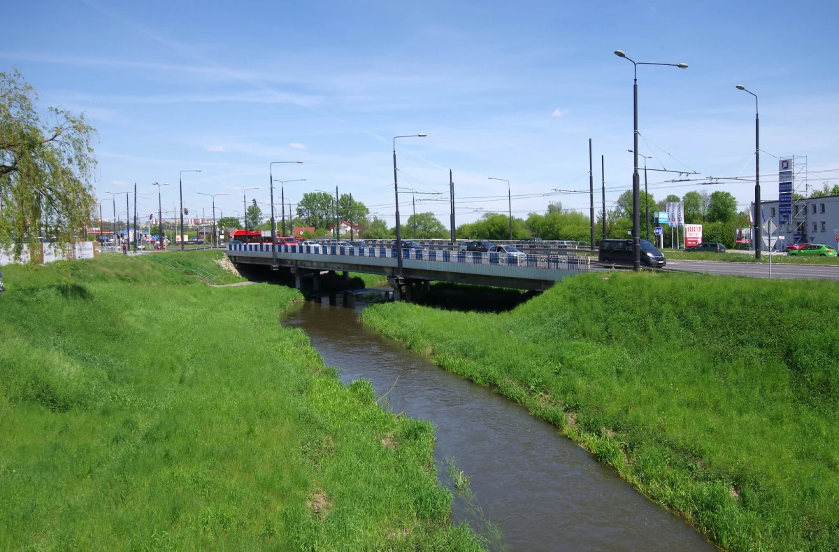 Pierwszych utrudnień w ruchu kierowcy mogą spodziewać się już latem - zapowiada miasto, które wybrało dziś wykonawcę przebudowy al. Unii Lubelskiej. Prace mogą trwać niemal dwa lata