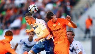 Kuriozalny gol w starciu outsiderów. Sabotaż. Takie sceny tylko w Ekstraklasie
