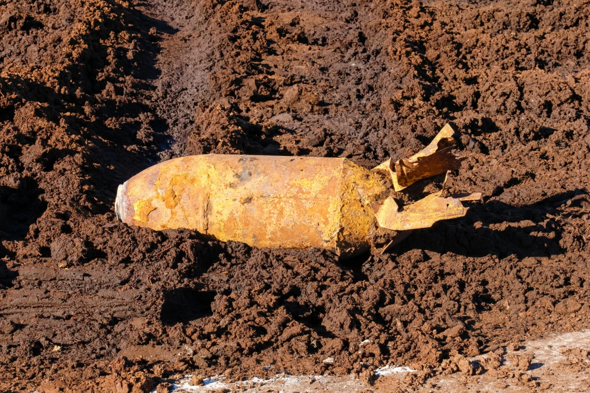 Policjanci z województwa lubuskiego ostrzegają i przypominają o uważności w sprawie niewybuchów, które są znajdowane w regionie. Wciąż jest ich bardzo dużo.