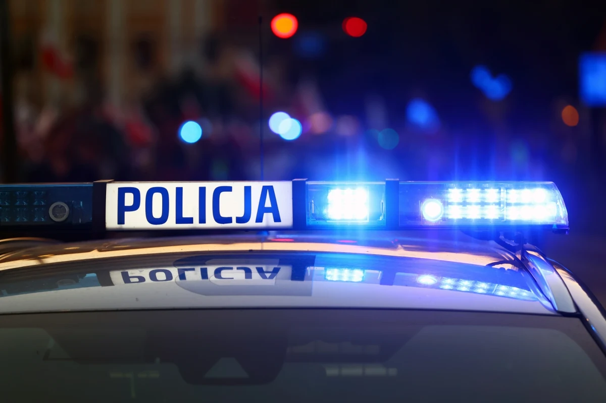 Autostrada A1 w kierunku Gdańska została zablokowana. W miejscowości Kamionka kierowca ciężarówki zasłabł, a jego auto uderzyło w bariery ochronne - podała GDDKiA.