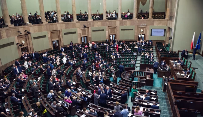 Zaskakujący wynik dwóch wiodących partii. Koalicjant poza Sejmem