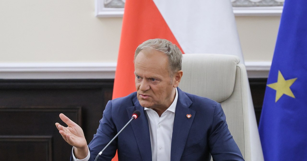 Rząd przekaże setki milionów dwóm firmom. Chce je ratować