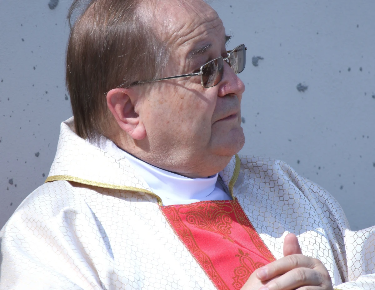 Agencja Bezpieczeństwa Wewnętrznego analizuje kwestię przelania przez spółkę Exalo z grupy Orlen 10 milionów złotych jako części odszkodowania dla powiązanej z Tadeuszem Rydzykiem fundacji Lux Veritatis - dowiedział się nieoficjalnie reporter RMF FM Krzysztof Zasada. Drugie 10 milionów przelał ubezpieczyciel PZU, który twierdzi, że roszczenie fundacji było niezasadne. 