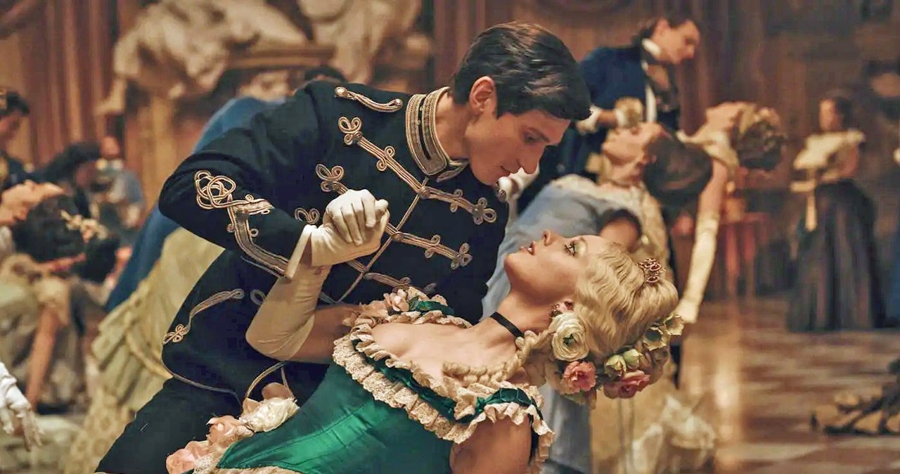 Brzydka siostra": Szokujące sceny przemówią do młodych dziewczyn?  (recenzja) - Film w INTERIA.PL