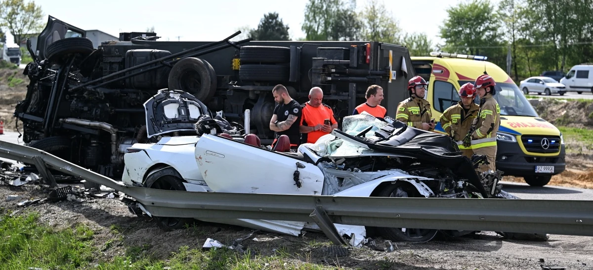 Trzy osoby zostały ranne w poważnym wypadku w Nienadówce w powiecie rzeszowskim na Podkarpaciu. Cztery pojazdy zderzyły się na trasie S19. 
