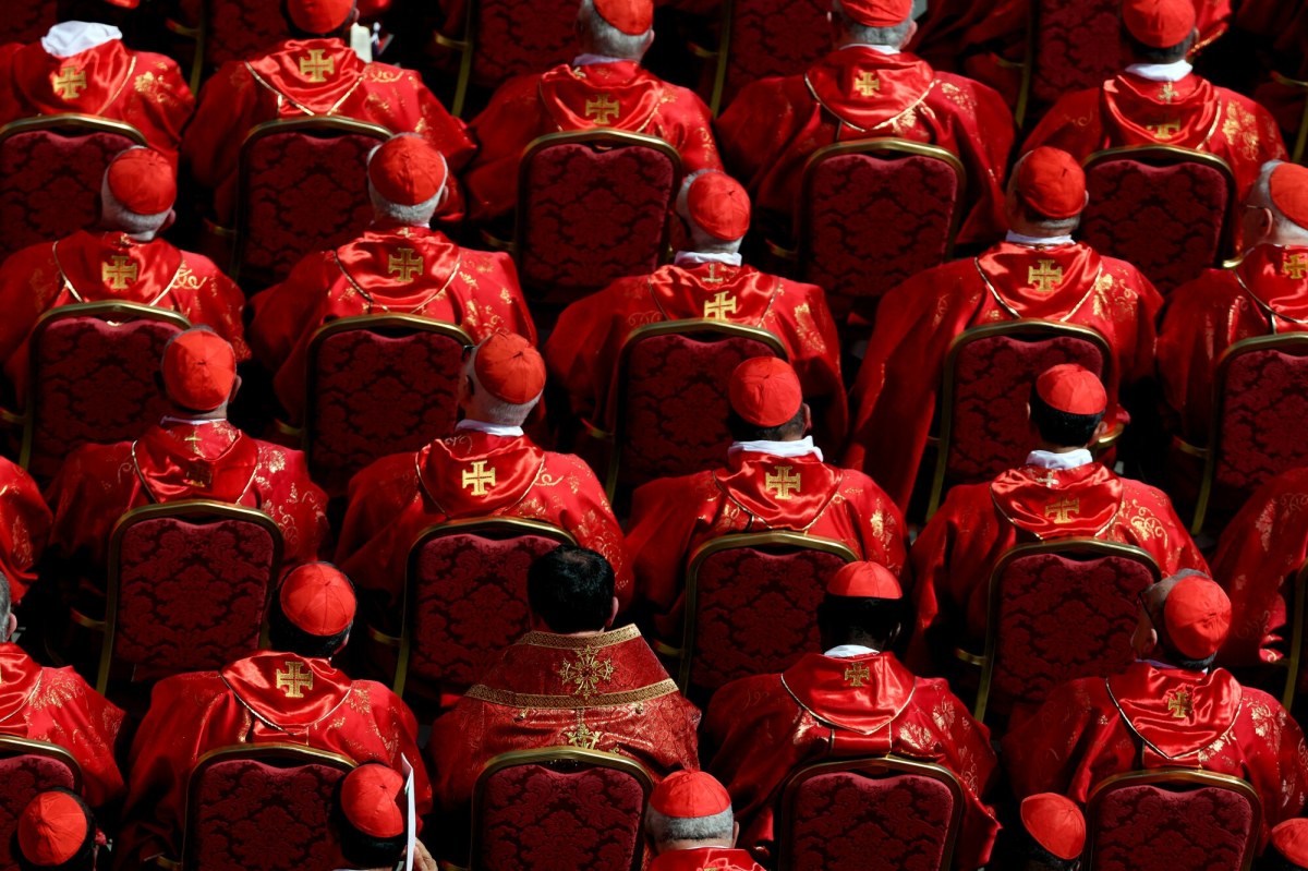 Konklawe nie pasuje do naszego świata i dlatego jest tak fascynujące