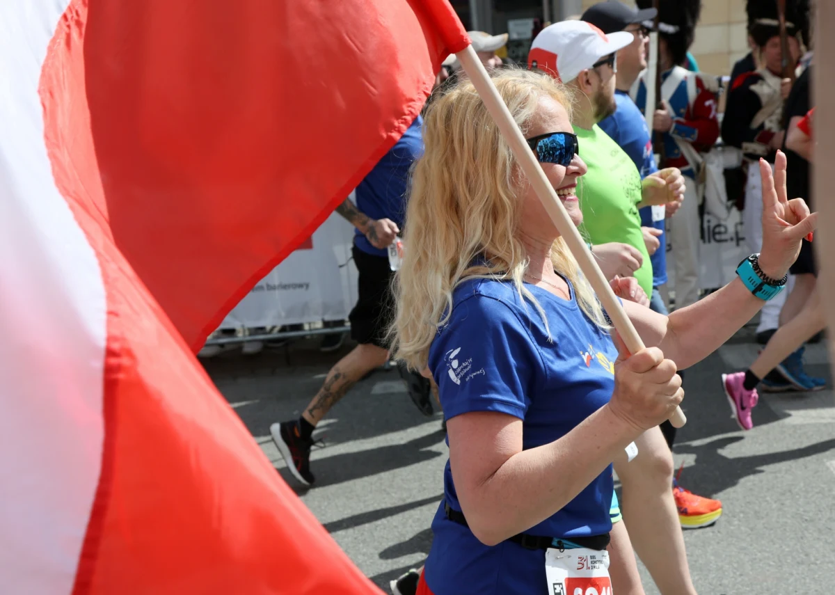 Uroczystości państwowe, mecz Pucharu Polski, 33. Bieg Konstytucji 3 Maja i wiele innych wydarzeń zaplanowanych w Warszawie podczas majówki sprawi, że to nie będzie łatwy czas dla kierowców. Stołeczny ratusz ostrzega przed utrudnieniami drogowymi.        