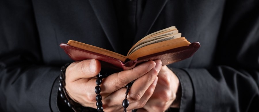 Trzymiesięczny areszt dla księdza z diecezji sosnowieckiej, który jest podejrzany o przestępstwa na szkodę dzieci. Chodzi m.in. o przestępstwo o charakterze seksualnym zagrożone nawet dożywociem.