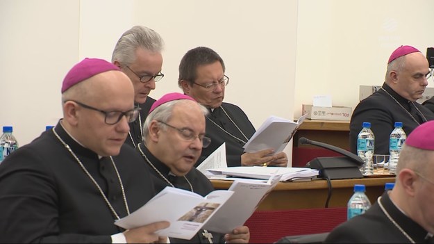 Polski episkopat oburzony zabiegiem aborcji wykonanym w dziewiątym miesiącu ciąży. Biskupi są zdecydowanie przeciw temu, by orzeczenie od psychiatry było pomocne w przeprowadzeniu aborcji. To z kolei oburza część posłów i środowiska feministyczne. O dwugłosie w temacie, który dzieli wielu dla "Wydarzeń" Mateusz Maranowski.
