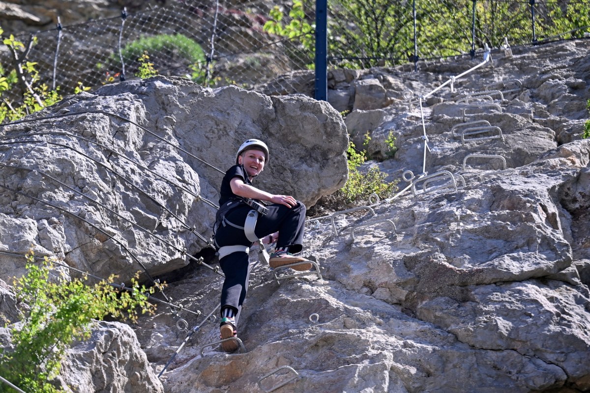 Kadzielnia kusi adrenaliną. Via ferrata otwarta dla śmiałków