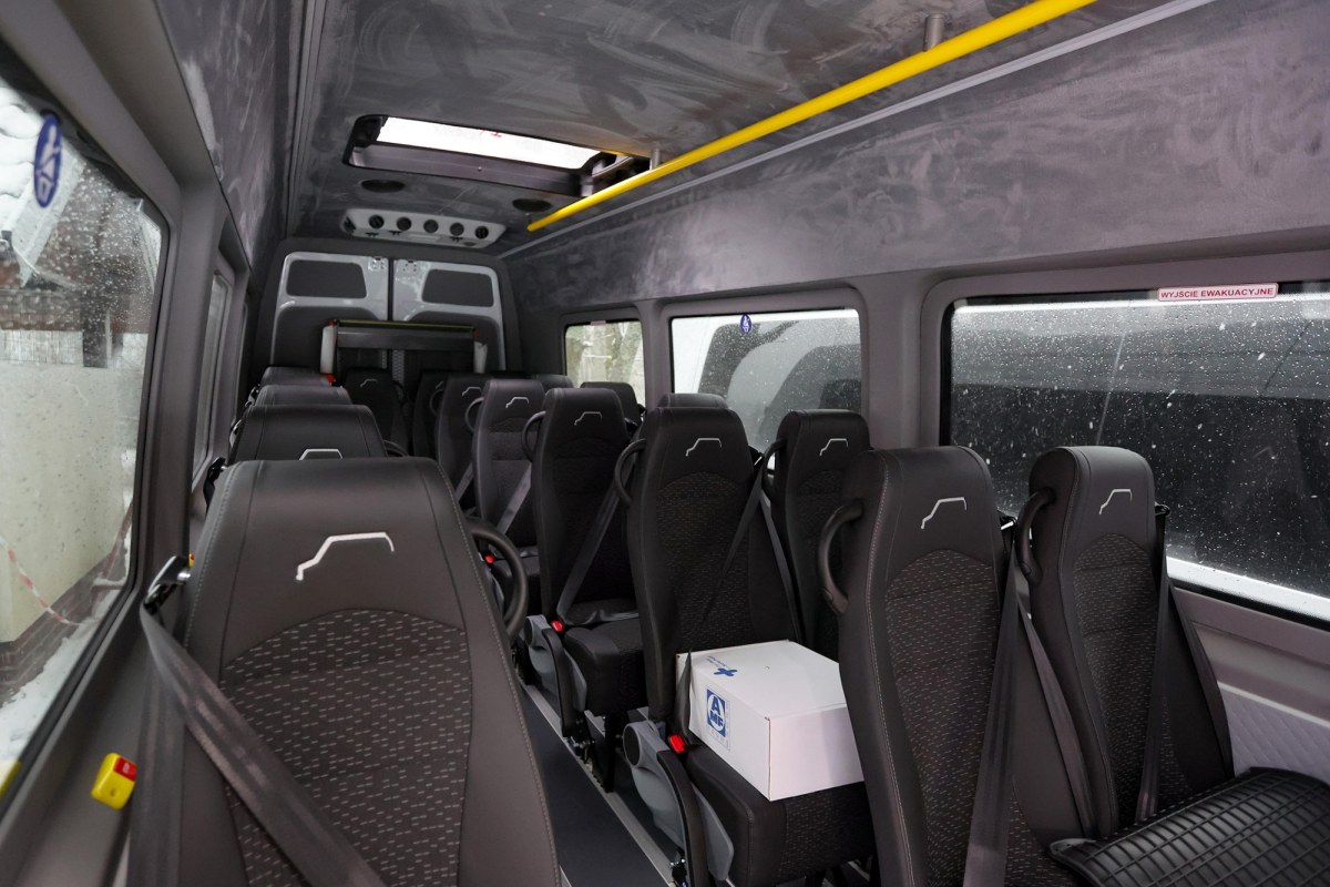 Ruszyły elektryczne busy do Morskiego Oka. Na pierwszy kurs chętnych brak