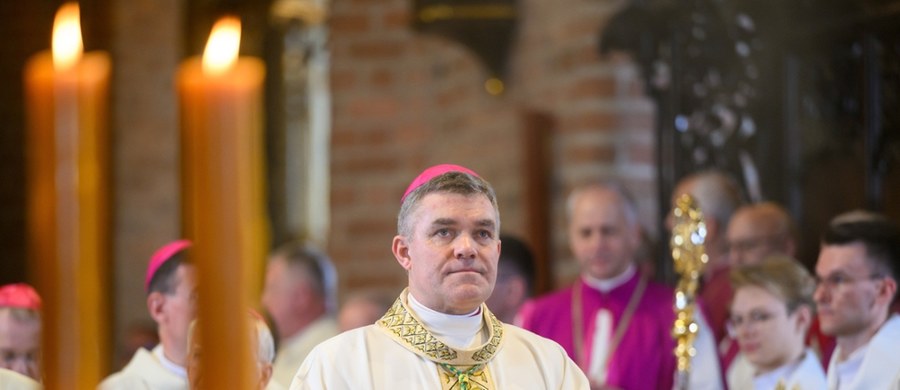 W obecności najważniejszych przedstawicieli Kościoła i władz państwowych, abp Zbigniew Zieliński objął metropolię poznańską. Uroczysty ingres do katedry pw. Świętych Apostołów Piotra i Pawła był momentem przełomowym dla najstarszej diecezji w Polsce. Nowy metropolita został oficjalnie 98. biskupem tej wspólnoty – licząc od biskupa Jordana.