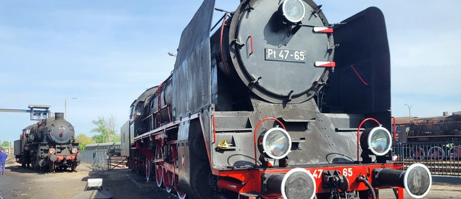 Miłośnicy parowozów mają dziś swoje święto! W wielkopolskim Wolsztynie odbywa się już 24. Parada Parowozów. To wydarzenie, na które zjeżdżają lokomotywy z całej Europy i nie brakuje turystów z najdalszych zakątków świata.