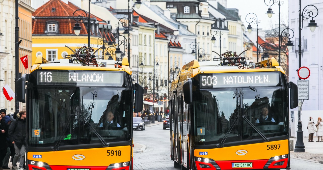 120 niezwykłych autobusów dla Warszawy. Będą miały diesle, panele i nosze wiadomości,aktualności,Interia 120 niezwykłych autobusów dla Warszawy. Będą miały diesle, panele i nosze