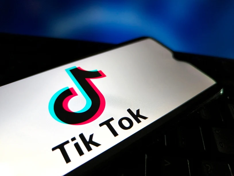 TikTok pod lupą polskiego rządu. Minister pisze o "wysypie filmików" z AI