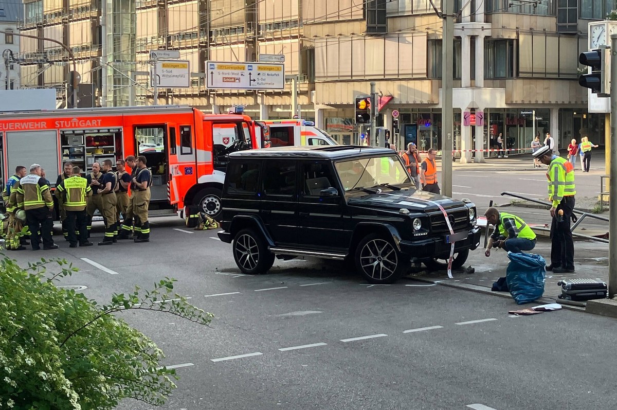 Kierowca wjechał w grupę pieszych. Tragiczny wypadek w centrum Stuttgartu