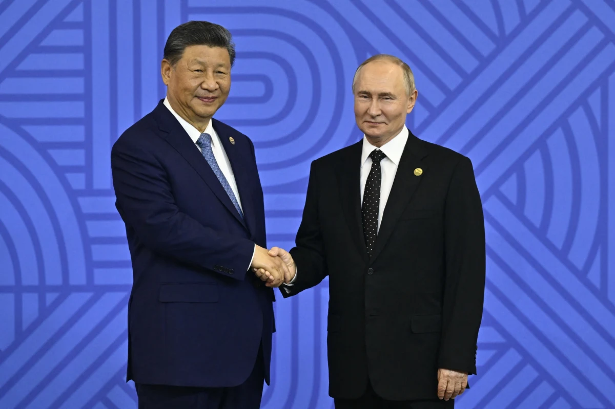 Xi Jinping odwiedzi Rosję na zaproszenie Władimira Putina. Wizyta chińskiego przywódcy odbędzie się w dniach 7-10 maja i zbiegnie się z obchodami 80. rocznicy zwycięstwa Związku Sowieckiego nad nazistowskimi Niemcami w II wojnie światowej.