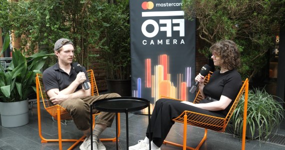 Mastercard OFF Camera. Tomasz Włosok żegna się z "Kulej. Dwie strony medalu". Co mu zawdzięcza?