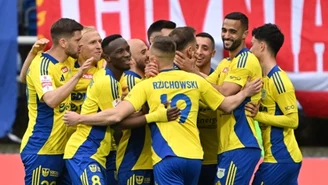 Jest awans do Ekstraklasy. Istne szaleństwo. Dwa karne i trzy czerwone kartki