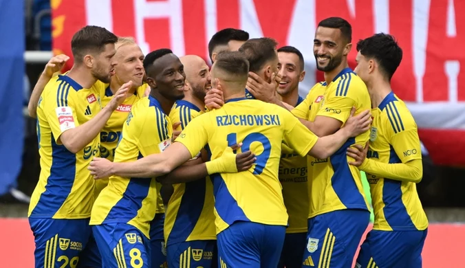 Jest awans do Ekstraklasy. Istne szaleństwo. Dwa karne i dwie czerwone kartki
