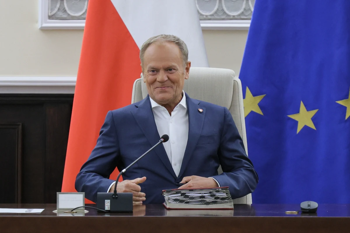Premier Donald Tusk napisał w niedzielę na platformie X, że trzyma kciuki za maturzystów. Zaznaczył, że skoro jemu i większości polityków udało się zdać maturę, to tegoroczni maturzyści też nie powinni mieć z tym problemu. Matury rozpoczynają się w poniedziałek pisemnym egzaminem z języka polskiego na poziomie podstawowym.