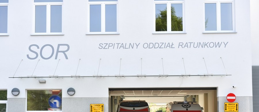 Są zarzuty dla kobiety, która w nocy z piątku na sobotę zaatakowała lekarzy na oddziale SOR gdyńskiego szpitala. Prokuratura zastosowała wobec 28-latki dozór policyjny i zakaz zbliżania się do pokrzywdzonych.