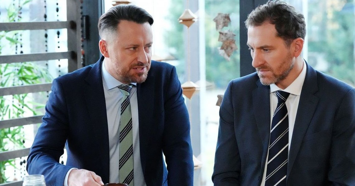 "Barwy szczęścia": Patrzcie, jak kłamią! Ciemne interesy kwitną w najlepsze